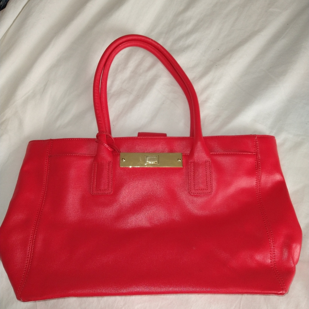 Vince Camuto - Picture 9 of 12